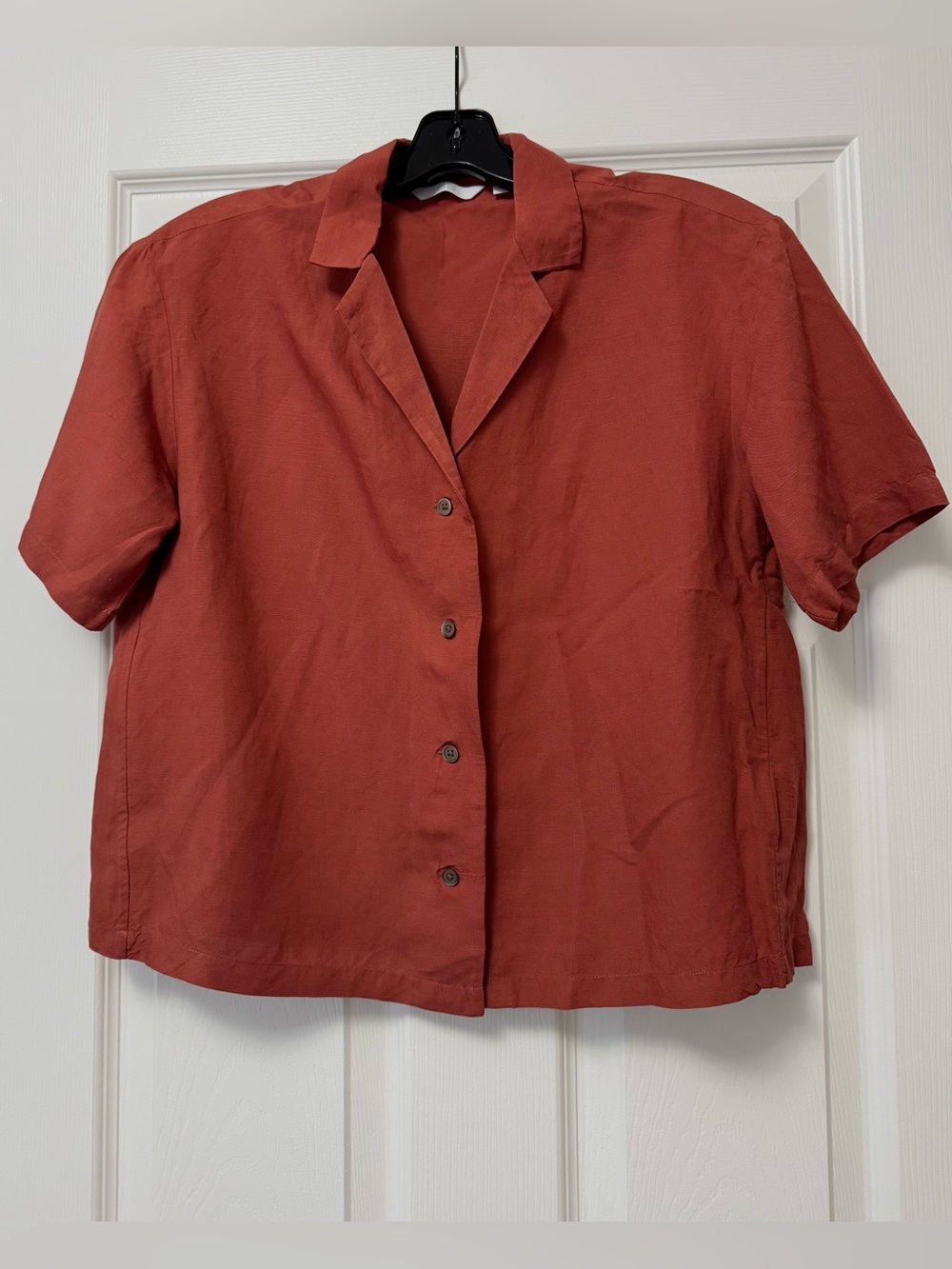 Uniqlo Short-Sleeve Button-Down Shirt in Rust